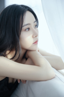 裸体瑜伽老师
